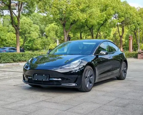 Tesla Model 3 2022 — фото 1