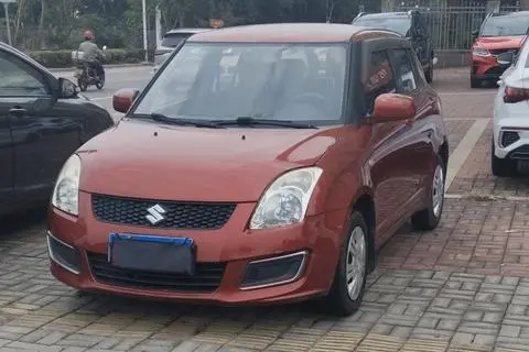 Suzuki 雨燕 2013