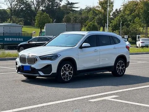 BMW X1 2022 — фото 1