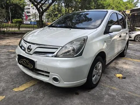 Nissan 骊威 2010