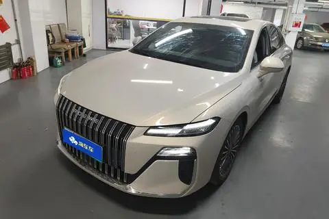Roewe M7 DMH 2025 — фото 1