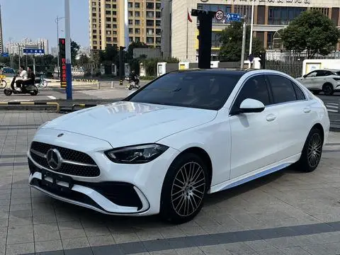 Mercedes-Benz C-Class 2025 — фото 1