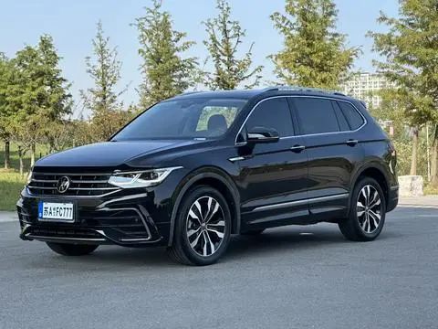 Volkswagen Tiguan L 2022 — фото 1