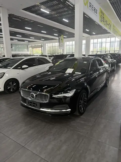 Volvo S90 2025