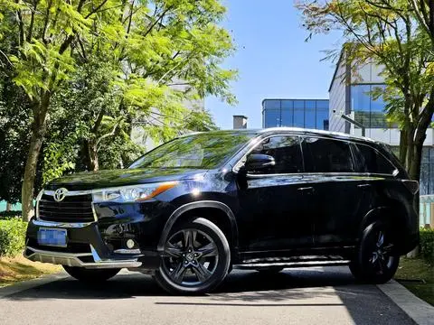 Toyota Highlander 2017 — фото 1