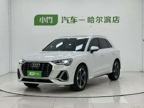 Audi Q3 2022 — фото 1