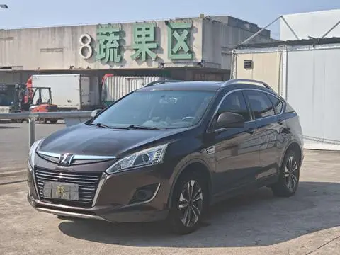 Luxgen 优6 SUV 2014 — фото 1