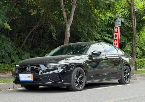 Honda Accord 2025 — фото 1