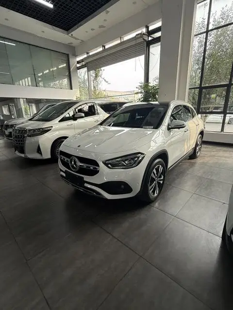 Mercedes-Benz GLA 2023