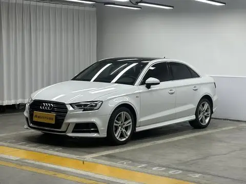 Audi A3 2019 — фото 1