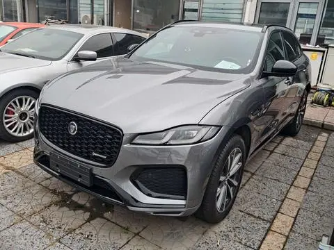 Jaguar F-PACE 2024 — фото 1