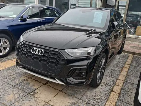Audi Q5L 2023 — фото 1