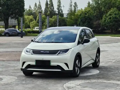 BYD Dolphin 2023 — фото 1