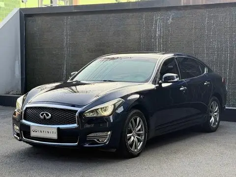 Infiniti Q70 2015