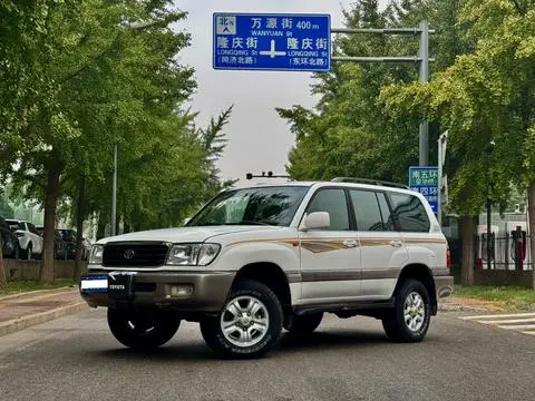 Toyota Land Cruiser 2002 — фото 1