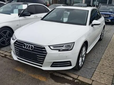 Audi A4L 2017 — фото 1