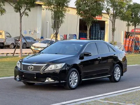 Toyota Camry 2012 — фото 1