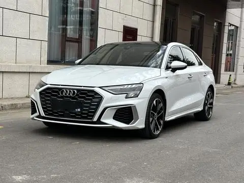 Audi A3 2023 — фото 1