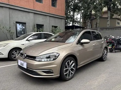 Volkswagen Golf 2018 — фото 1