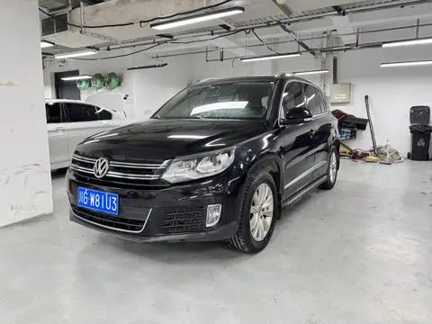 Volkswagen Tiguan 2015 — фото 1