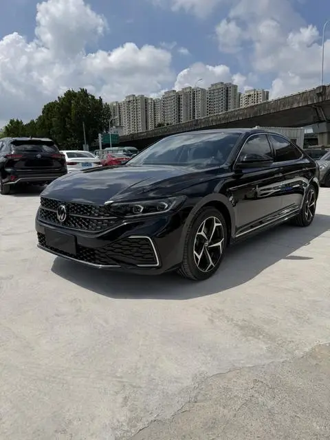 Volkswagen Passat 2025