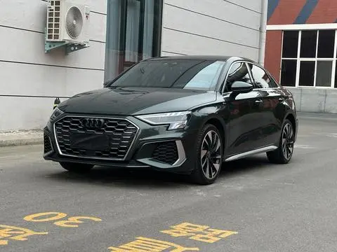 Audi A3 2023 — фото 1