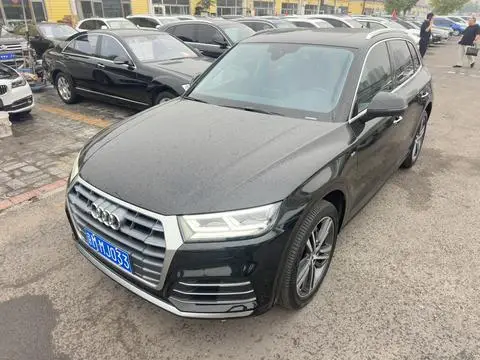 Audi Q5L 2020 — фото 1
