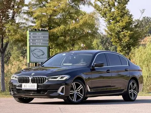 BMW 5 Series 2022 — фото 1