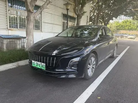 Hongqi E-QM5 2024