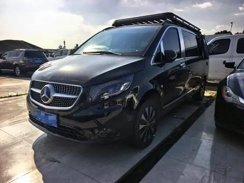 Mercedes-Benz 威霆 2023 — фото 1
