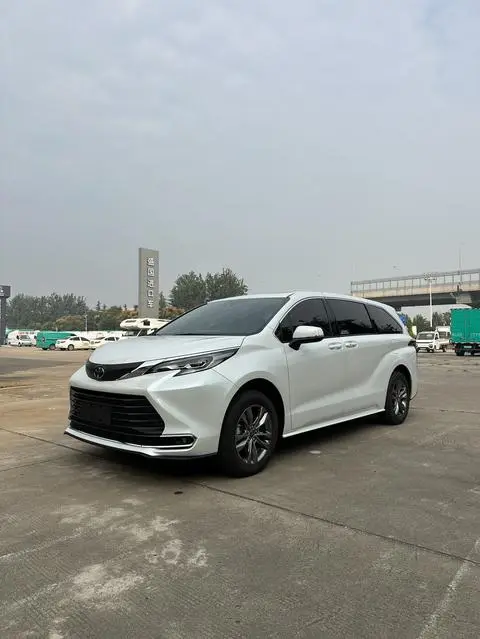Toyota 赛那 2026