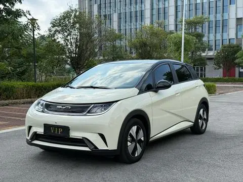 BYD Dolphin 2023 — фото 1