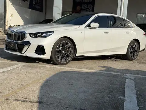 BMW 5 Series 2025