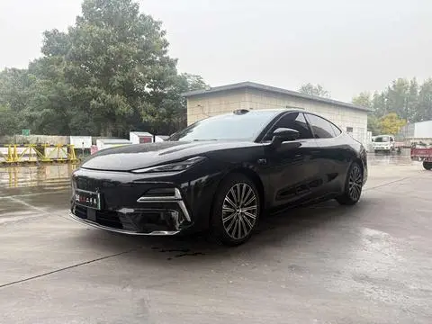 Geely 星耀8 PHEV 2025