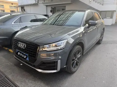 Audi Q2L 2021 — фото 1