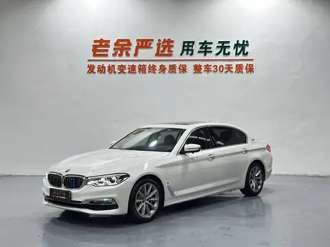 BMW 5 Series PHEV 2018 — фото 1