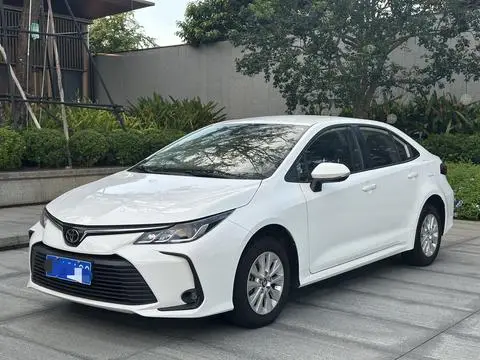 Toyota Corolla 2023 — фото 1