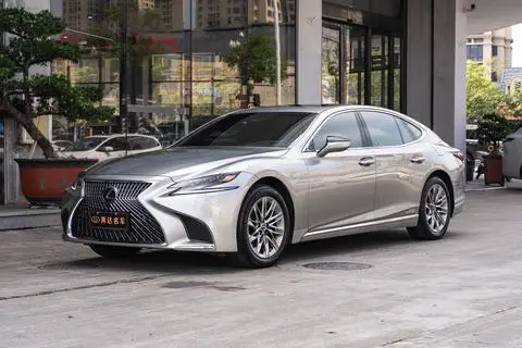 Lexus LS 2018 — фото 1