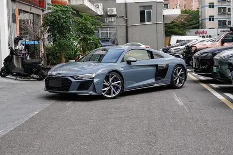 Audi R8 2022 — фото 1