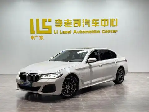BMW 5 Series PHEV 2022 — фото 1