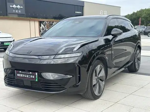 Lynk & Co 08 EM-P 2023