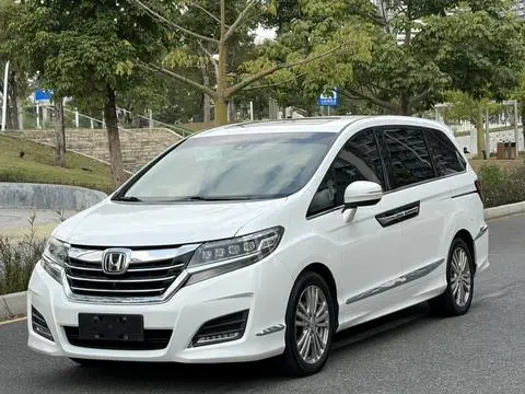 Honda 艾力绅 2016