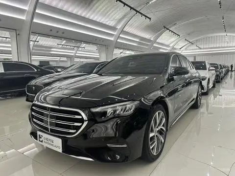 Mercedes-Benz E-Class 2025 — фото 1