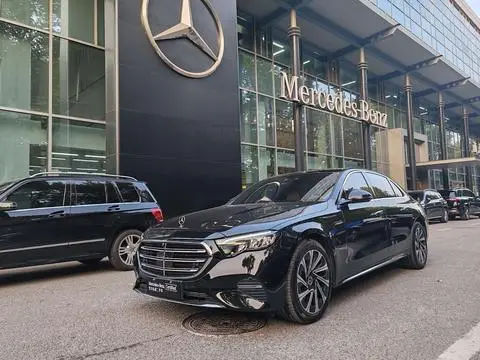 Mercedes-Benz E-Class 2025 — фото 1
