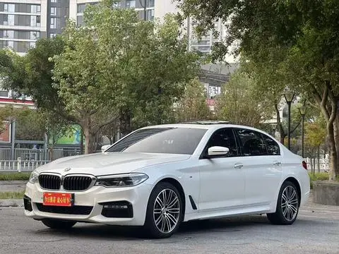 BMW 5 Series 2018 — фото 1