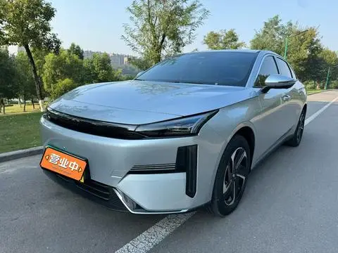 Geely L6 2025