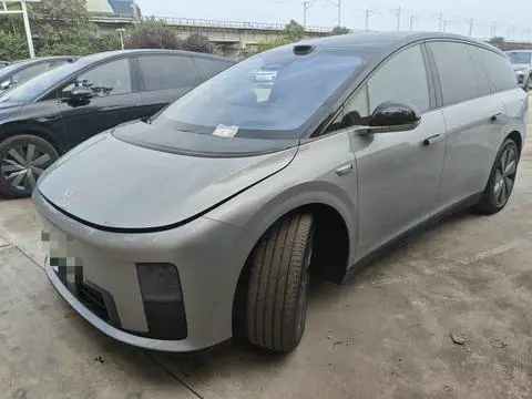 Li i8 2025