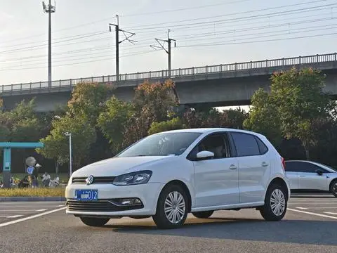 Volkswagen Polo 2016 — фото 1