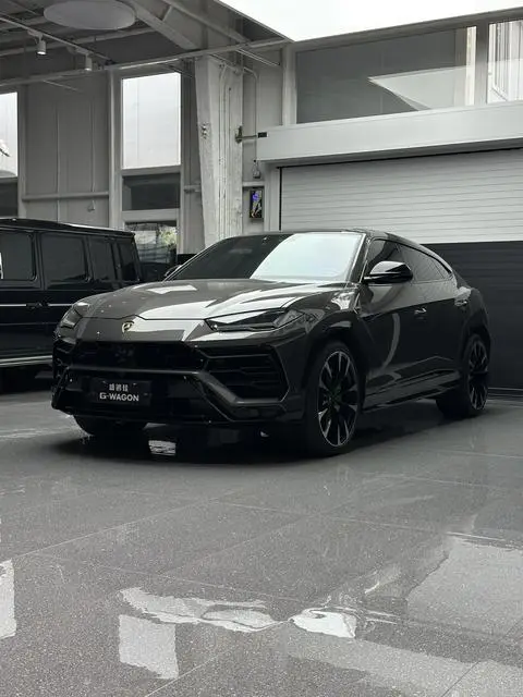 Lamborghini Urus 2021