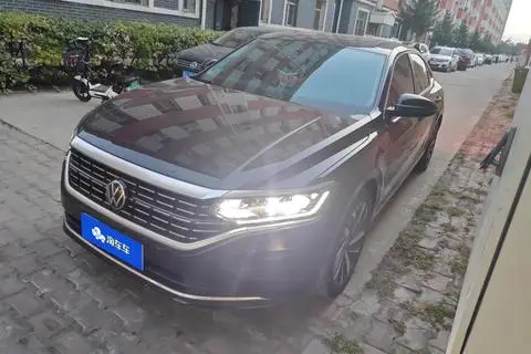 Volkswagen Passat 2023 — фото 1